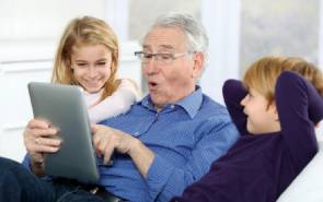 Best Ager: Wie Sie Opa fürs Tablet begeistern 