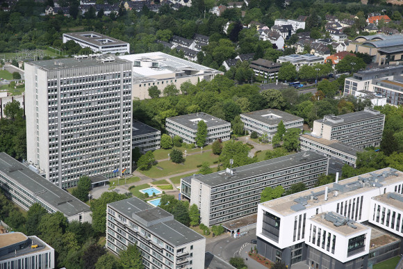 Der Sitz der Bundesnetzagentur in Bonn. Die Frequenzauktion könnte aber auch in den Räumlichkeiten der Behörde in Mainz stattfinden