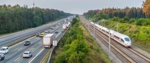 Autobahn und Schienenverkehr 