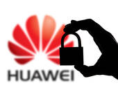 Huawei-Logo mit Vorhängeschloss im Vordergrund