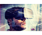Mann mit VR-Brille von Oculus