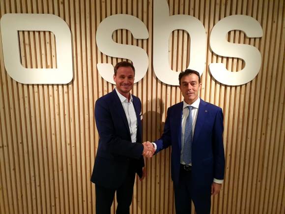 Eno-Chef Sven Hollemann (li.) und Sandro Storti, CEO von SBS, auf der IFA 2019 in Berlin 