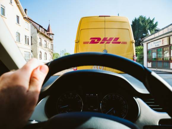 DHL Lieferfahrzeug  