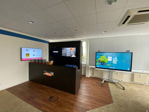 Digital Signage Showroom  