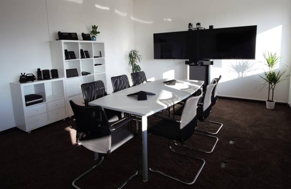 Komsa Eroffnet Ucc Showroom Telecom Handel De