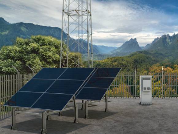 Solarmodule versorgen einen Mobilfunkstandort mit Energie (Symbolbild) 