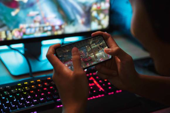 Auch für Privatkunden bringt 5G SA Vorteile, etwa durch schnelle Reaktionszeiten beim Mobile Gaming