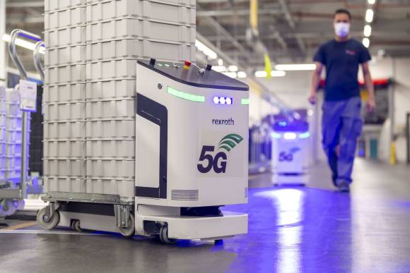 Bosch verwendet in seiner vernetzten ­Fabrik unter anderem diese autonomen Transportfahrzeuge  mit 5G-Anbindung 
