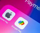 Apple Pay and Google Pay Icons auf Smartphone-Screen