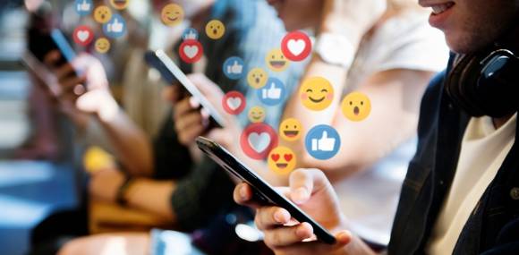 Social Media Reaktionen Emojis 