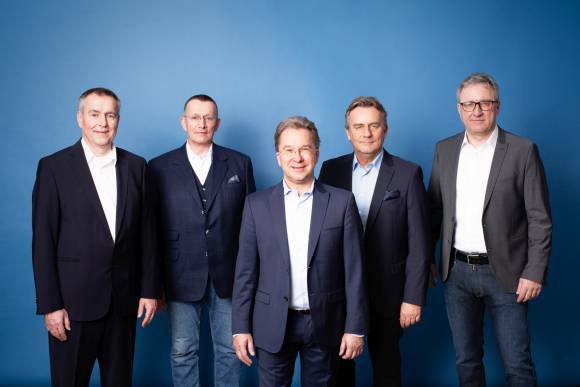 Euronics-Aufsichtsratsvorsitzender Dirk Wittmer mit den Vorständen Carsten Koch, Benedict Kober, Michael Rook und Jochen Mauch (v.l.n.r.) 