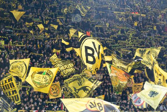 BVB-Fans im Signal Iduna Park 
