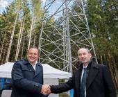 Markus Haas, CEO von O2 Telefónica und Hubert Aiwanger, bayerischer Wirtschaftsminister