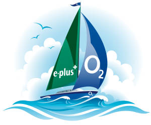 Segelschiff mit Logos von O2 und E-Plus