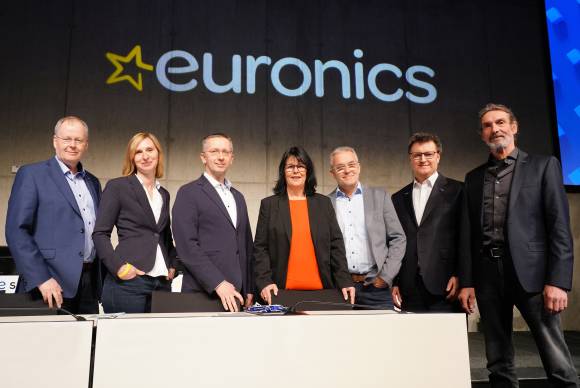 Der Aufsichtsrat  von Euronics (v. l. n. r.): Martin Zilligers, Marlene Raddei, Christoph Lux, Sabine Bauer, Torsten Roters, Frank Schipper, Jens Begehr 
