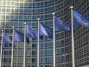 Berichte: EU-Kommission will E-Plus-Übernahme durchwinken 