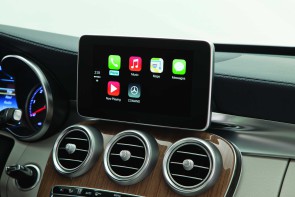 Betriebssysteme im Fahrzeug: Apple CarPlay und Android Auto kommen ins Rollen 