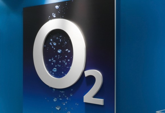 O2-Außenwerbung gibt es jetzt auch für die Base-Shops