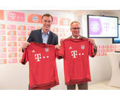 Michael Hagspihl, Geschäftsführer Privatkunden der Telekom Deutschland (li.), und Karl-Heinz-Rummenigge, Vorstandsvorsitzender der FC Bayern München AG