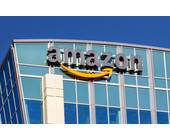 Amazon-Logo auf Gebäude