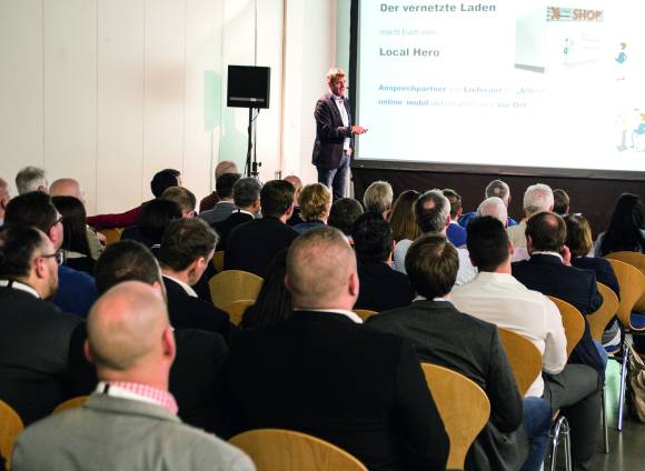 Brodos-Chef Dominik Brokelmann bei seiner Keynote 