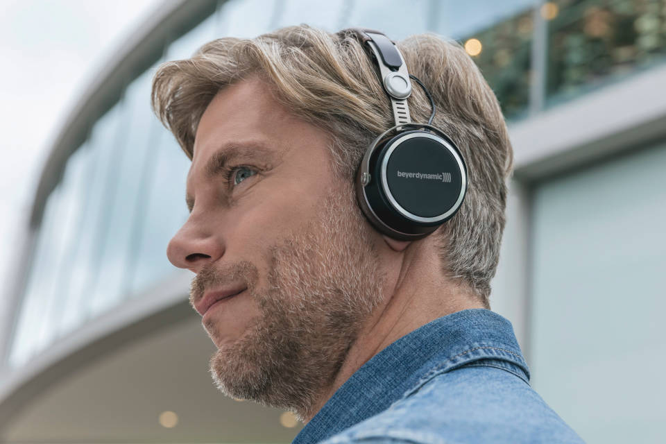 Aventho wireless outlet