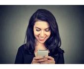 Frau mit Smartphone