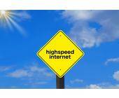 Schild mit Aufschrift Highspeed Internet